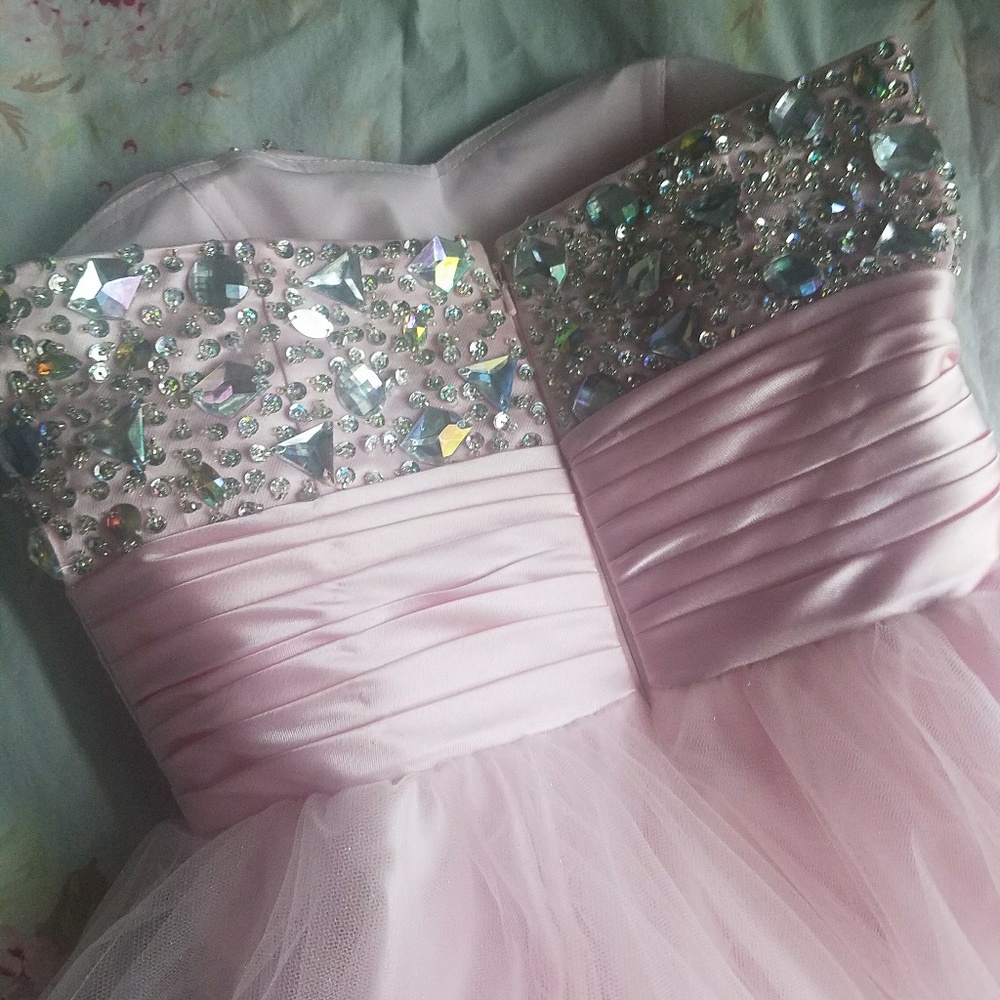 Light Pink short sparkly prom dress - Picture 2 of 4